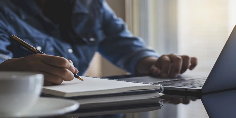 هَوَسُ التَّفْخِيم والتعظيم